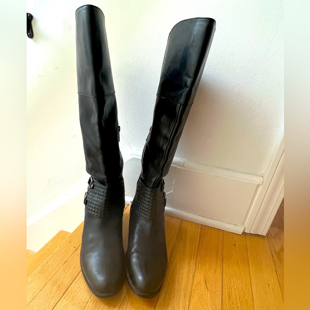 Vince Camuto black leather boots